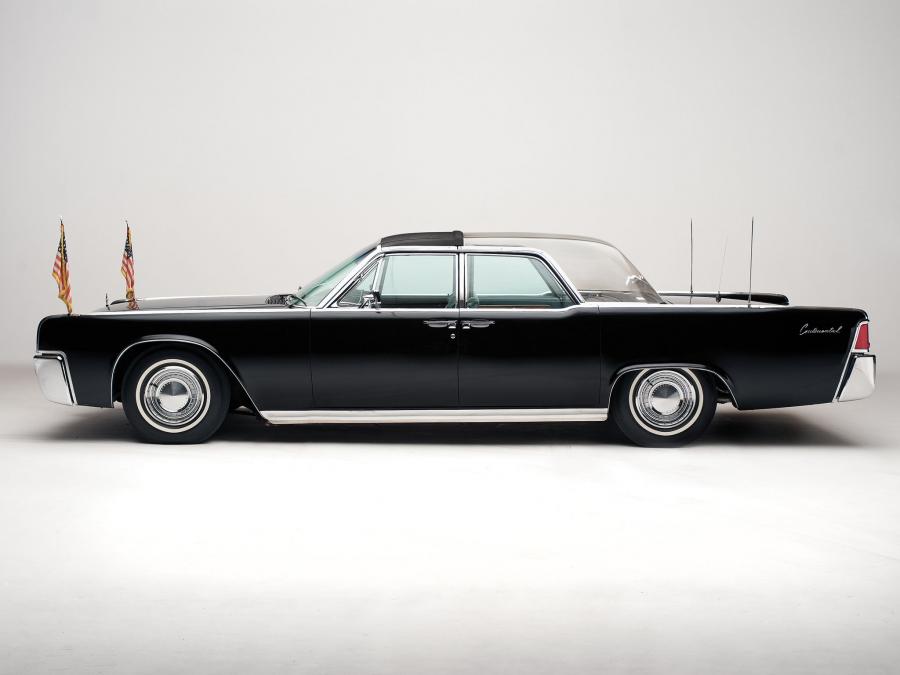  Lincoln Continental Bubbletop Kennedy Limousine 1962 года  (фото 25 из 26)